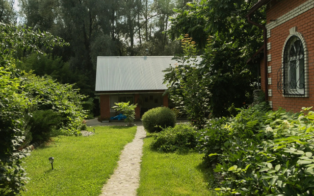 Oreshek Guest House