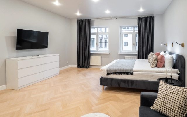 Апартаменты Скайлайт на Мытнинской