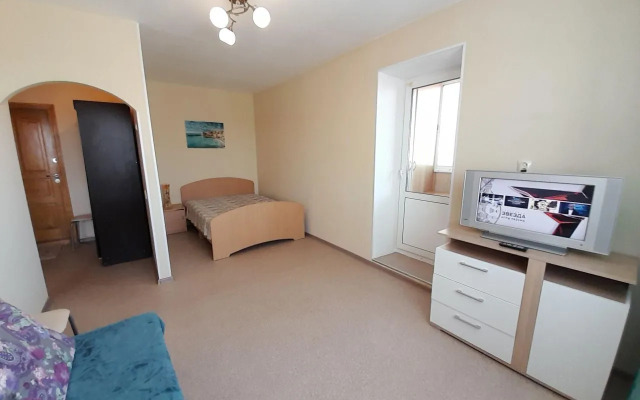 Na Ulitse Leningradskaya 25A Flat