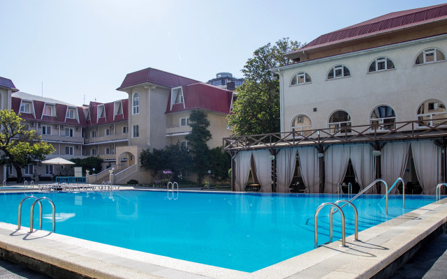 Chyornoe More Hotel