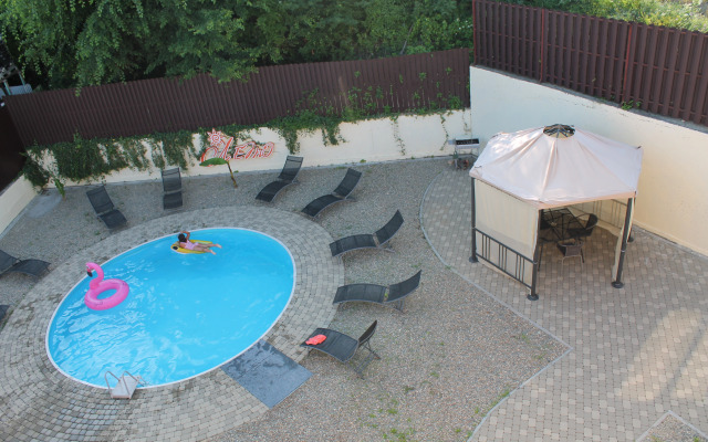Leto Guest House