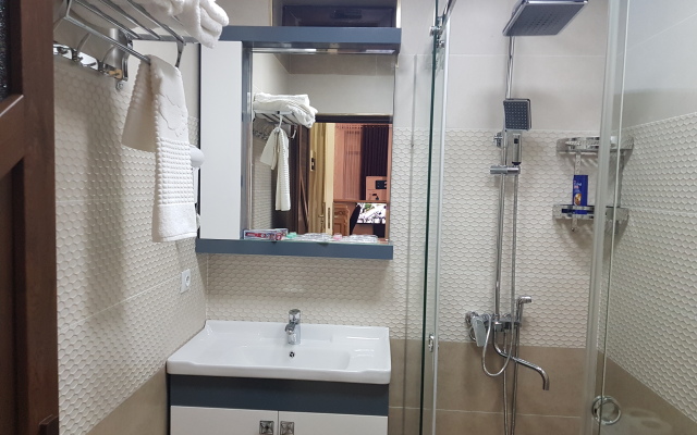 Sharq Hotel
