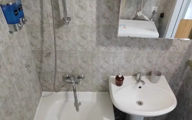 Квартира возле ТРЦ Плазма с лифтом и балконом