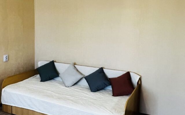 Dvukhkomnatnaya v 40 kvartale Flat