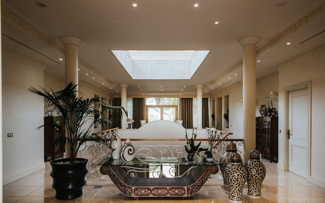 Luxury King Villa Apartments