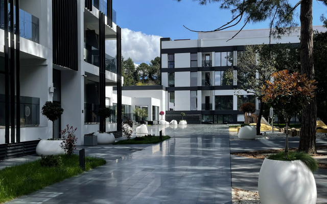 Dvukhurovnevye s basseynom Apartments