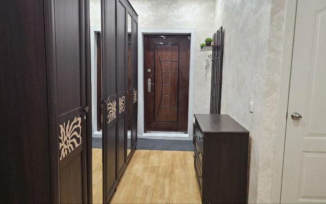 Квартира Яркая, уютная квартира в центре Заводского района