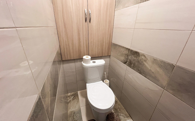 Apart MV na 22 Parts"ezda 1 Apartments