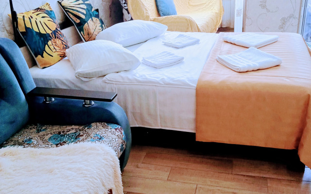 Ryadom S Naberezhnoy Flat