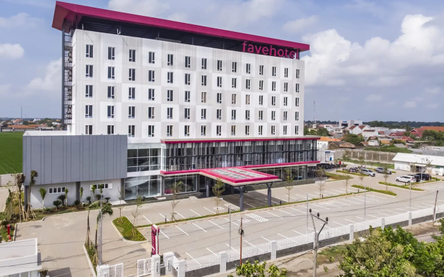 Отель Favehotel Pamanukan