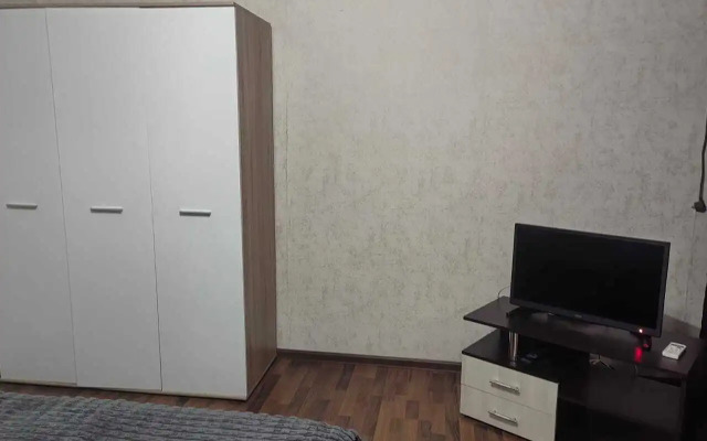 Квартира однокомнатная на Перевёрткина 1/2