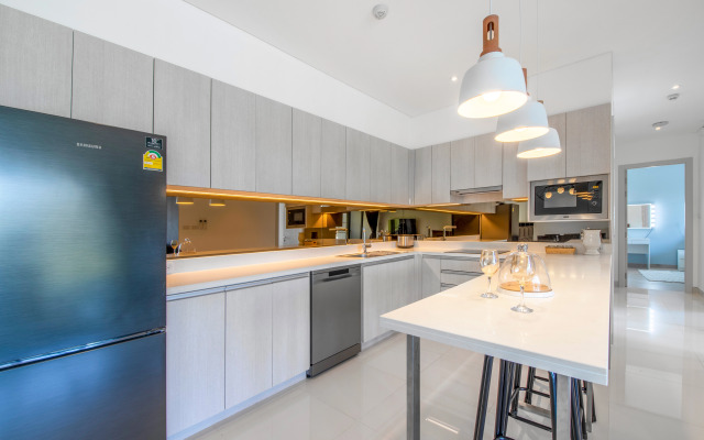 Апартаменты Три спальни с видом на море и озеро