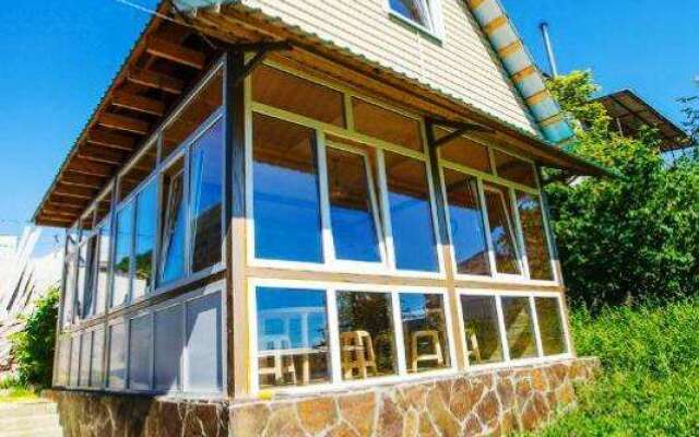 Otdyih V Loo Guest House