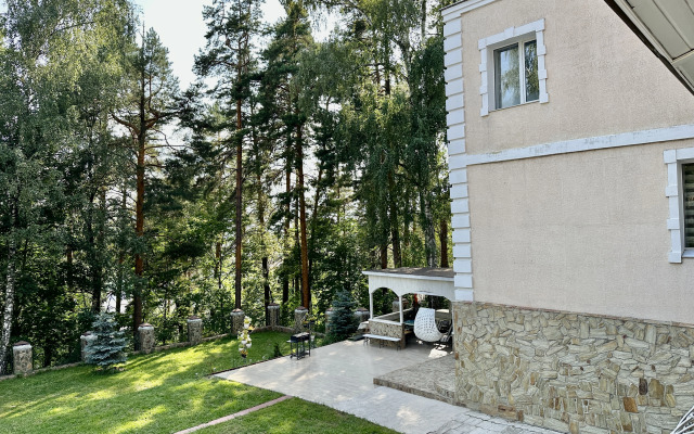 Lesnaya Skazka Guest House