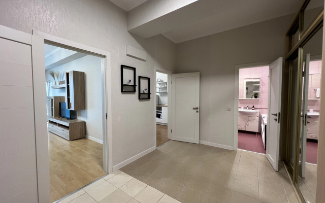 Na Internatsionalnoy 3/1 Apartments
