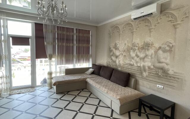 Zhemchuzhina u Morya Flat 1
