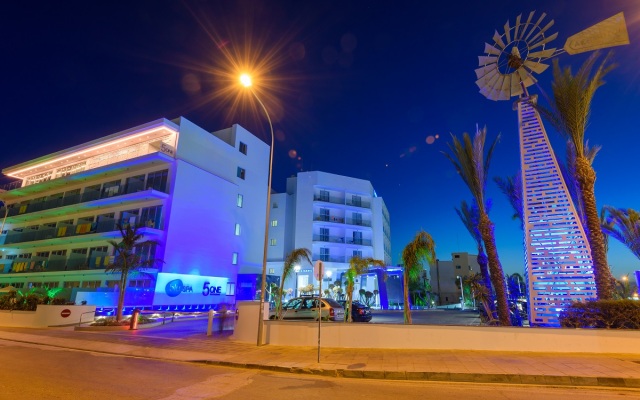 Tasia Maris Beach Hotel