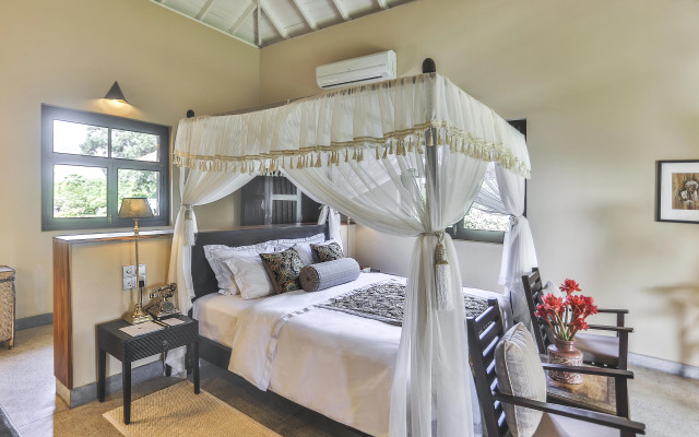 Mayurana by Edwards Collection Villa