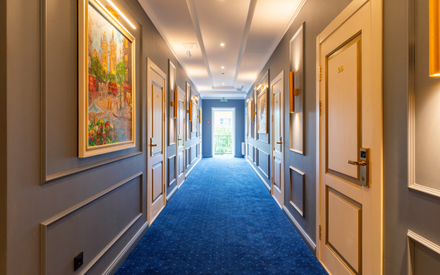 Parizh Hotel