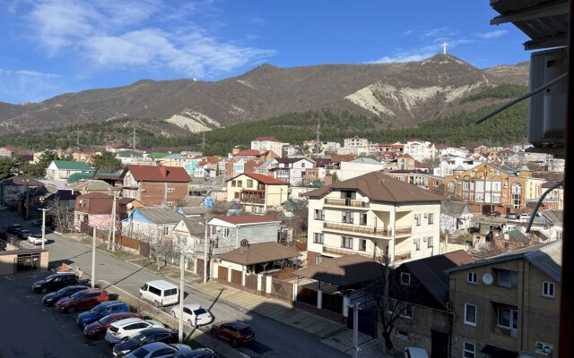 270 Suvorova 27k1 Apartments