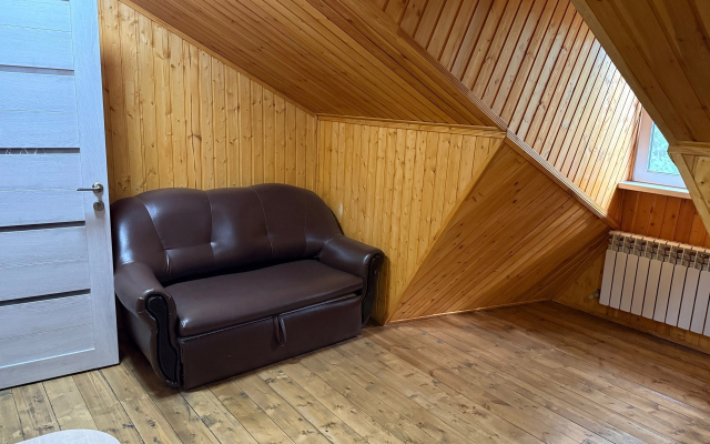 Частный дом с баней и бассейном