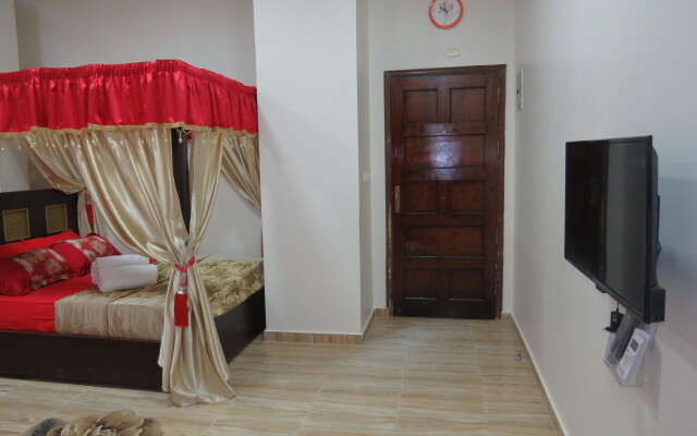 Yin Yang Ryadom S Morem RedSeaLine Apartments