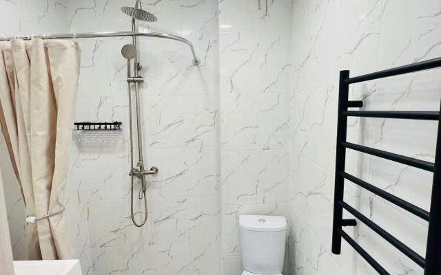 Studiya S Basseynom Apartments