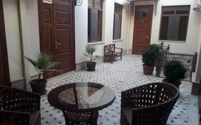 Poyi Kalon Terrace Guest house