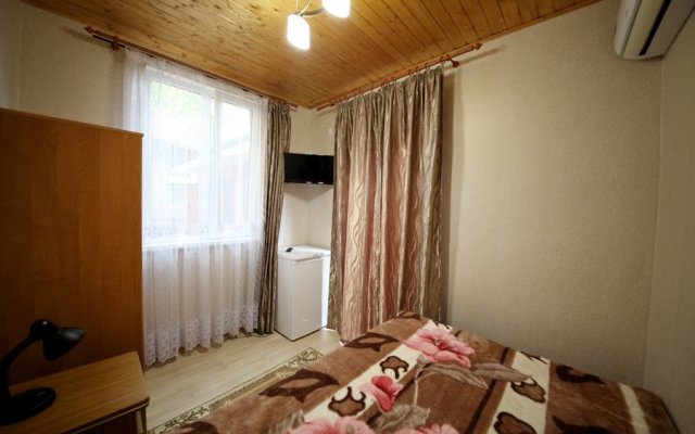 Guest House on Chernomorskaya Ulitsa