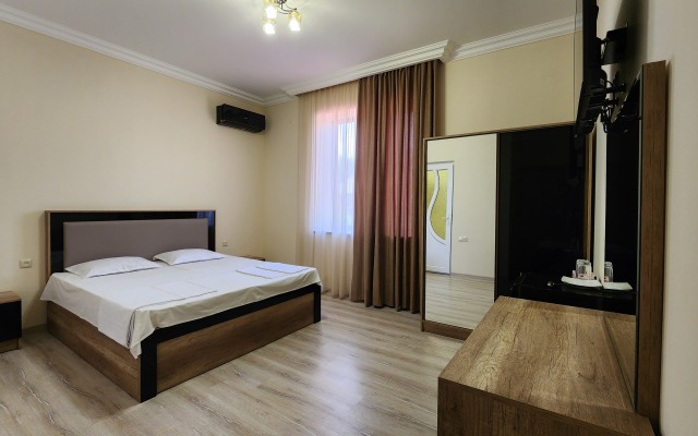 Golden Resort Hotel