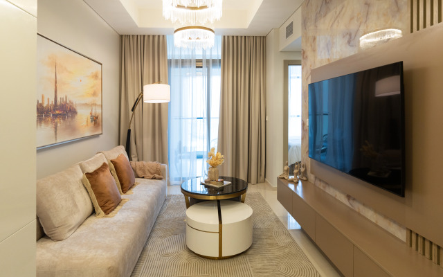 Apartment Keyrock Living: Exclusive Luxury at Aykon Tower