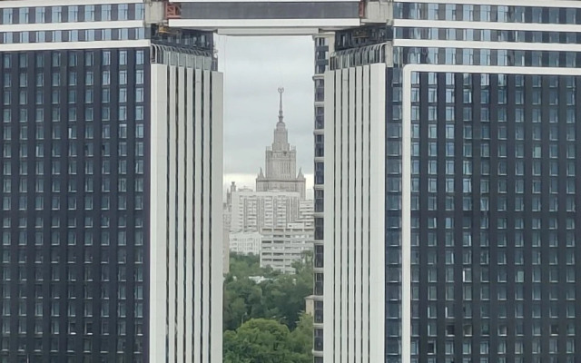 s SHikarnymi Vidami evro-trekhkomnatnaya Flat