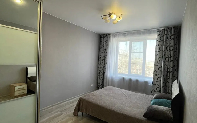 Trekhkomnatnaya V Tsentre Flat