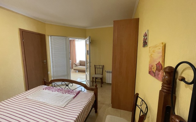 Elling Selena Guest House