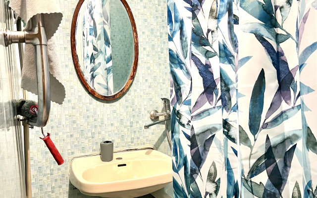 Квартира просторная двухкомнатная