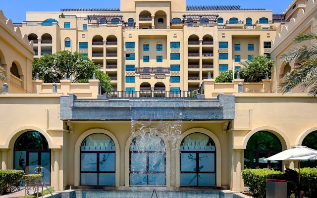 2B Fairmont Residence Palm Jumeira Sea View Apartments