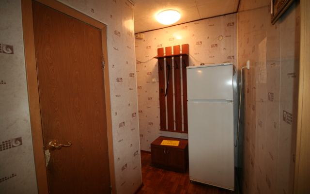 Oranzhevaya Na Mira Kirishi Flat