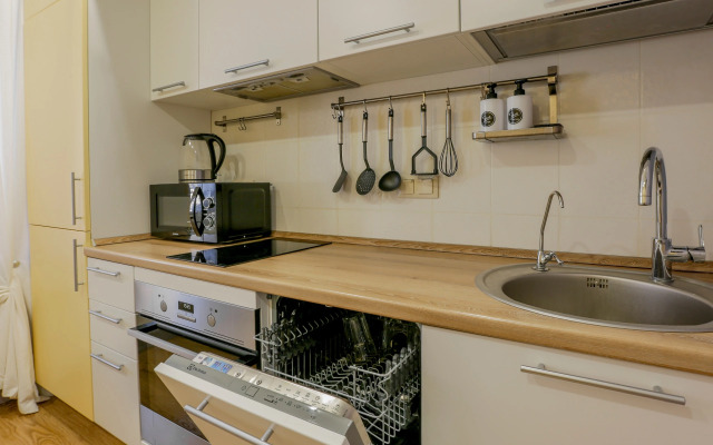 Na ulitse Germana Titova 12k2 Apartments