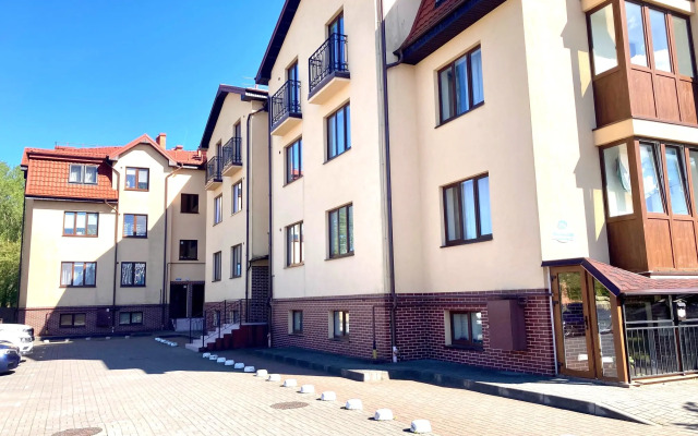 V Tikhom Rayone Flat
