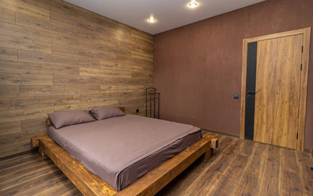 Частный дом с беседкой баней и чаном