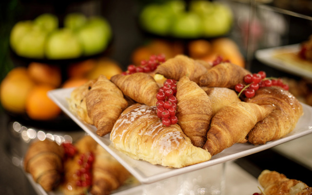 Отель Royal Court