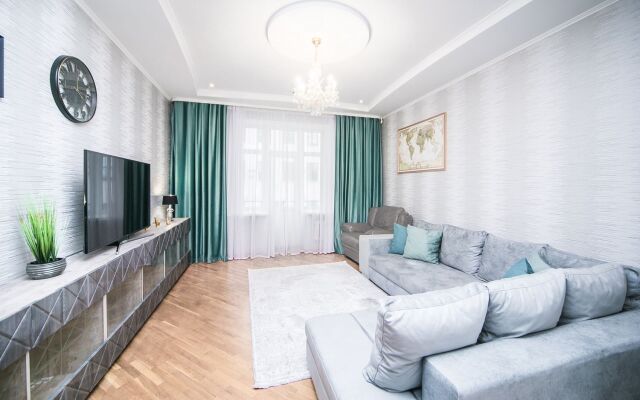 3-bedroom on Karl Marx 25 Center Apartments