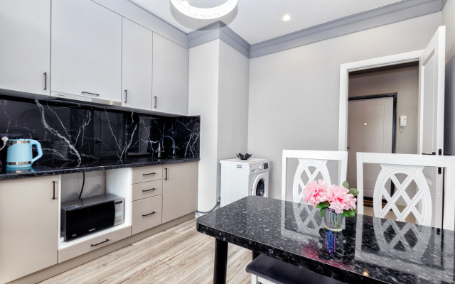 Stilnaya Uyutnaya Kvartira v Tsentre Flat