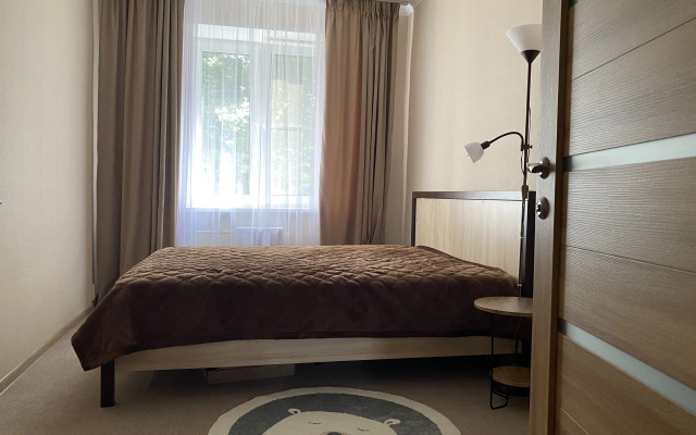 Жилое помещение Квартира трехкомнатная в центре Москвы