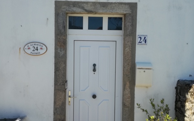 O Almacen Apartments
