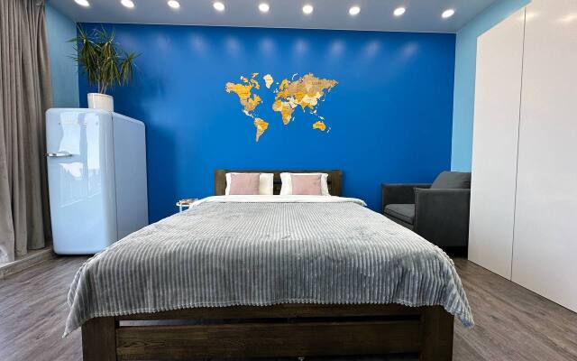 Квартира с Панорамными Окнами и Выходом на Крышу