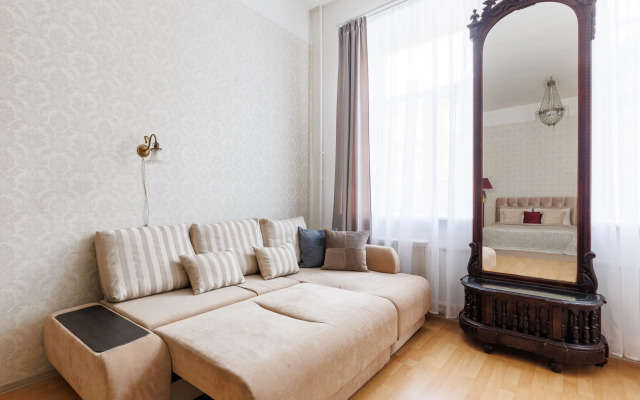 Vidovye na Bolshoy Konyushennoy Apartments