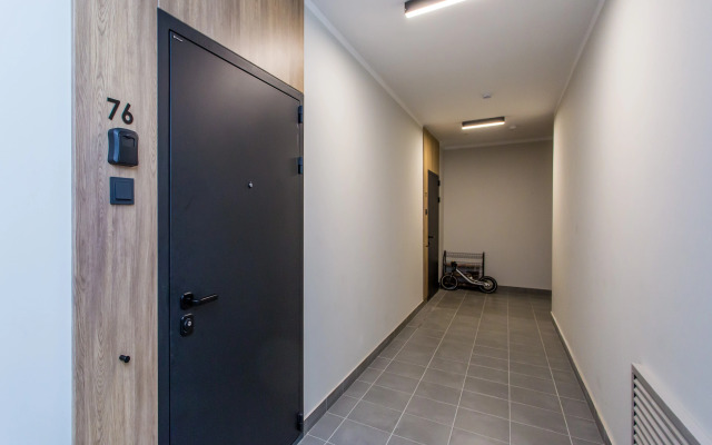 Shikarnaya Ryadom S Morem Flat