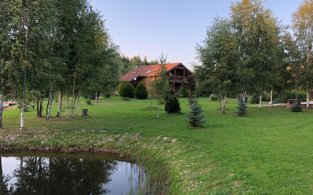 Гостевой Дом с Клёвой Рыбалкой в Своём Пруду, Около Реки