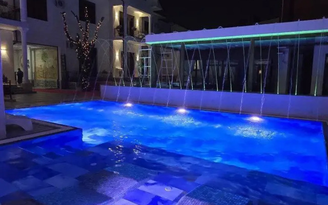 Grand Karavan Hotel